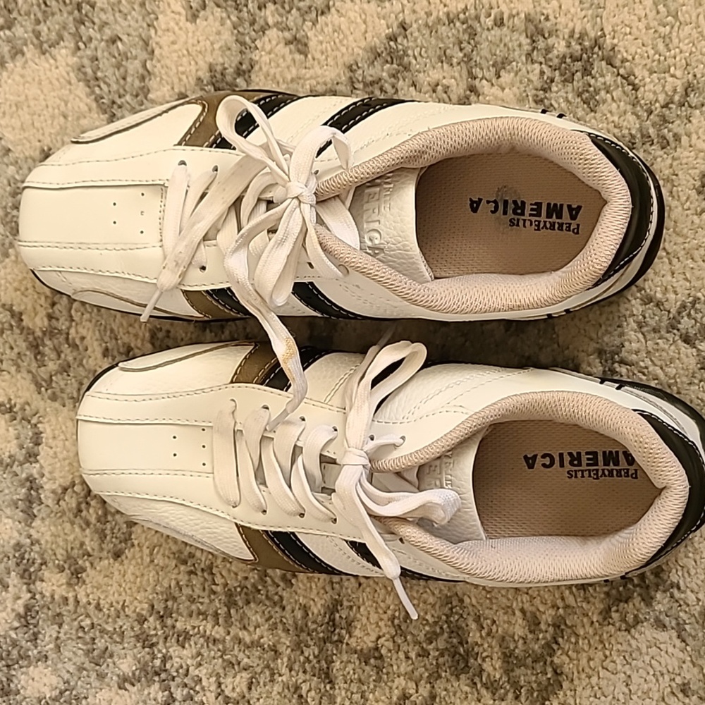 Casual shoes